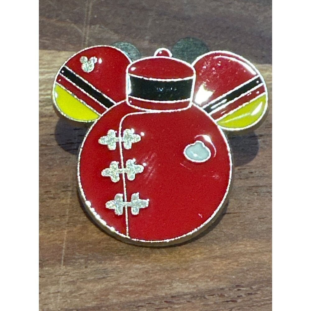 Disney Pin Mickey Mouse Trading Pin Hidden Cast Member Costumes Great Movie Ride